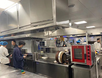 饭店餐饮猛火灶厂家告诉你餐饮香蕉一级视频设备和家用香蕉一级视频设备有什么不同